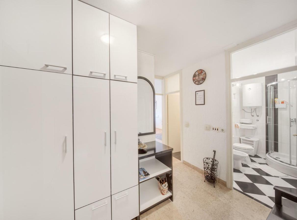 Apartman Осиек Экстерьер фото